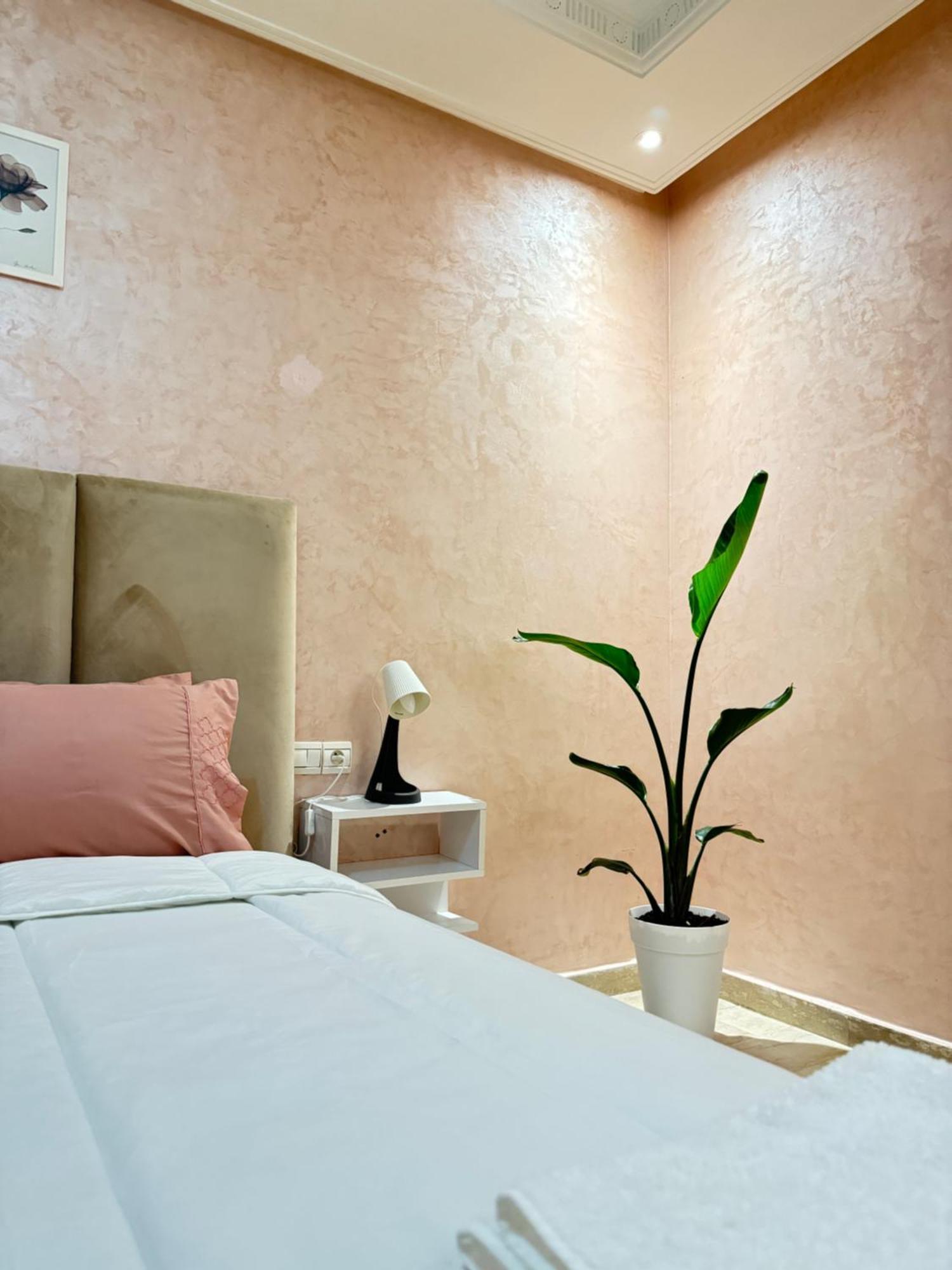 Suitouiss - Agdal 2 - Appartement A 2 Minutes De La Gare De Train Tgv Rabat Exteriör bild